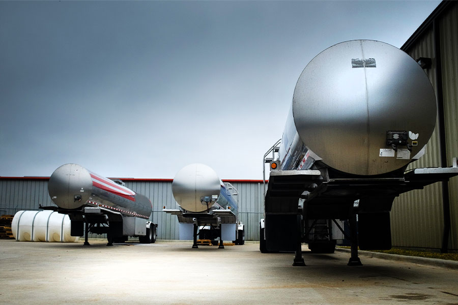 TRUCK BOX REPAIR, RIG UPGRADES, TRAILER BUILDS, AND SPECIAL PROJECTS