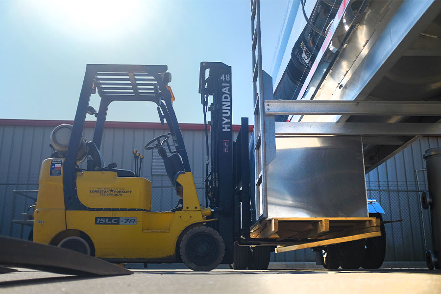 TRUCK BOX REPAIR, RIG UPGRADES, TRAILER BUILDS, AND SPECIAL PROJECTS